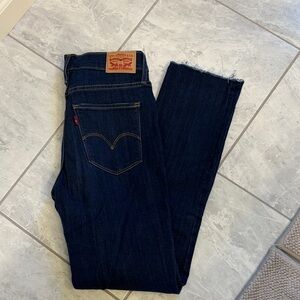 Levi's Women's 724 High Rise Straight Dark Blue Straight Leg Jeans